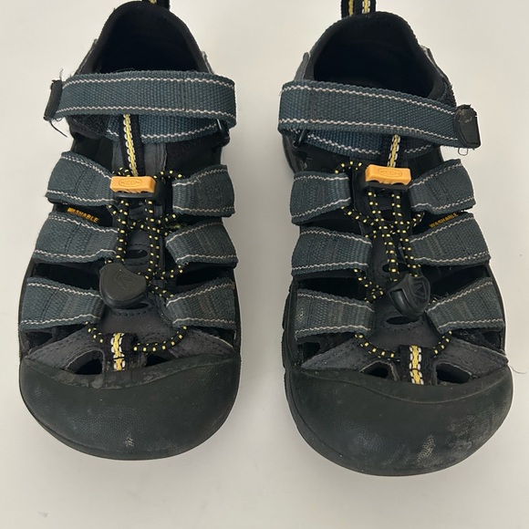 KEEN Kids Newport H2 Waterproof Hiking Beach Everyday Velcro Strap Sandal Size 1 - Picture 7 of 7